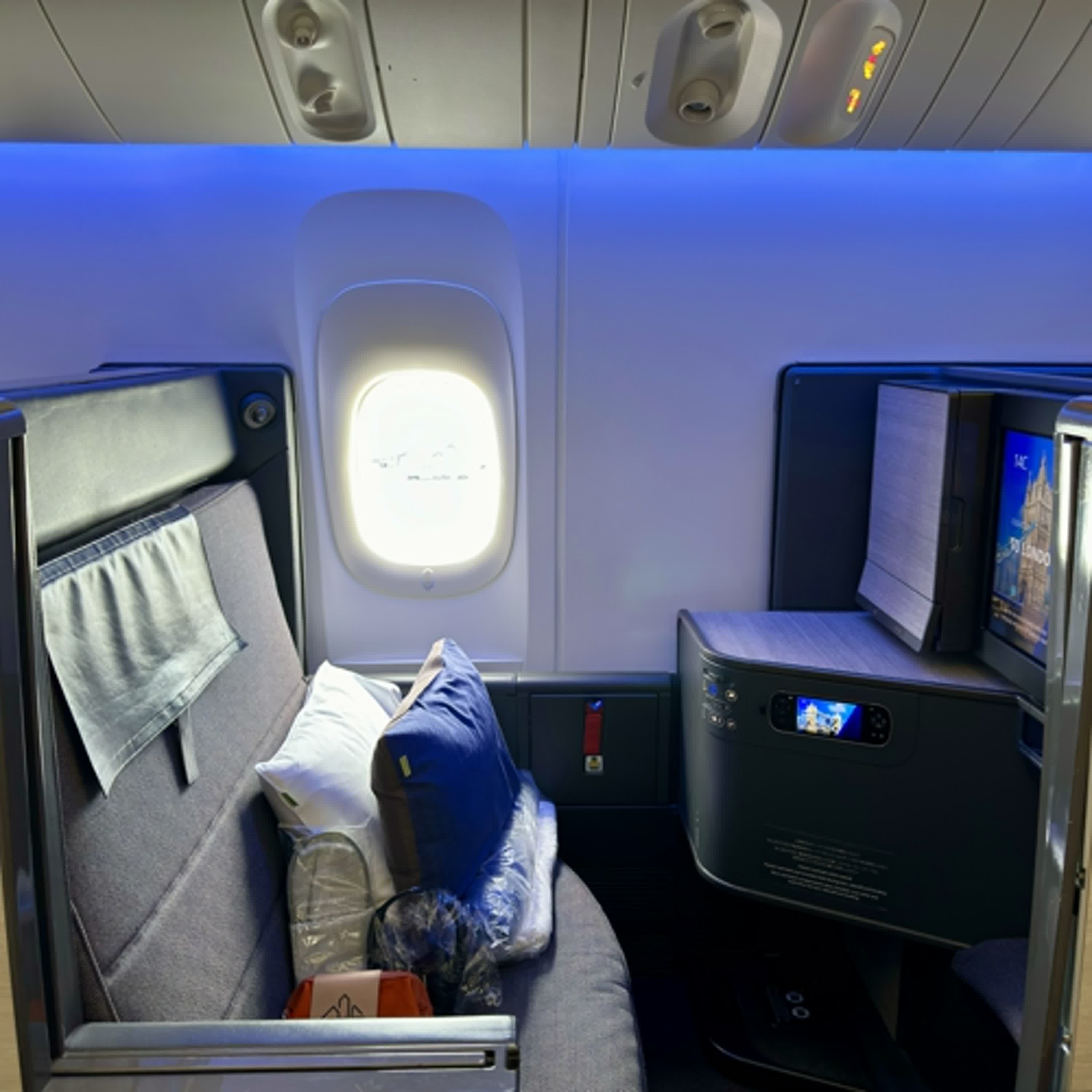 EP470. 聊航空｜全日空商務艙體驗：ANA The Room NH211 HND-LHR 好大、好讚