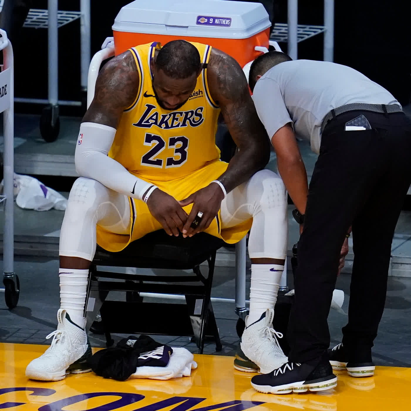 [26-27] NBA休賽季：Jaylen Brown交易案分析、Louis能蓋到Payton Pritchard嗎、LeBron James何去何從 & more episode artwork