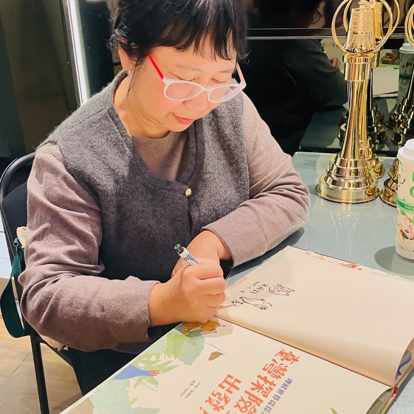 EP.249【小書迷大提問】《臺灣探險號，出發！》｜聽作者與繪者為小朋友解答