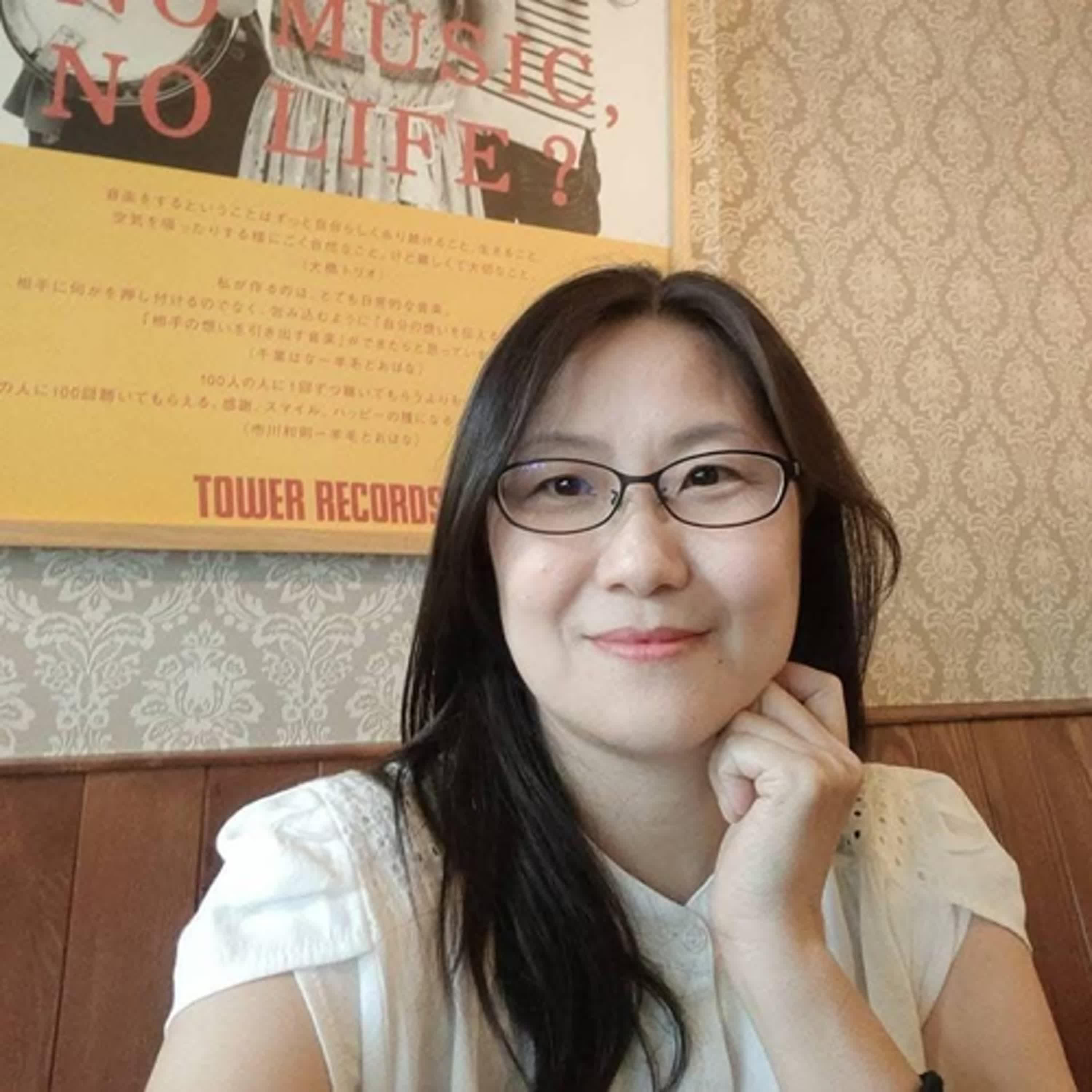 EP 125 用繪本與料理療癒家庭,將利他精神化為善的循環 : 親子繪本食堂創辦人 小漁媽媽 侯怡慧 EP 125 用繪本與料理療癒家庭,將利他精神化為善的循環 : 親子繪本食堂創辦人 小漁媽媽 侯怡慧