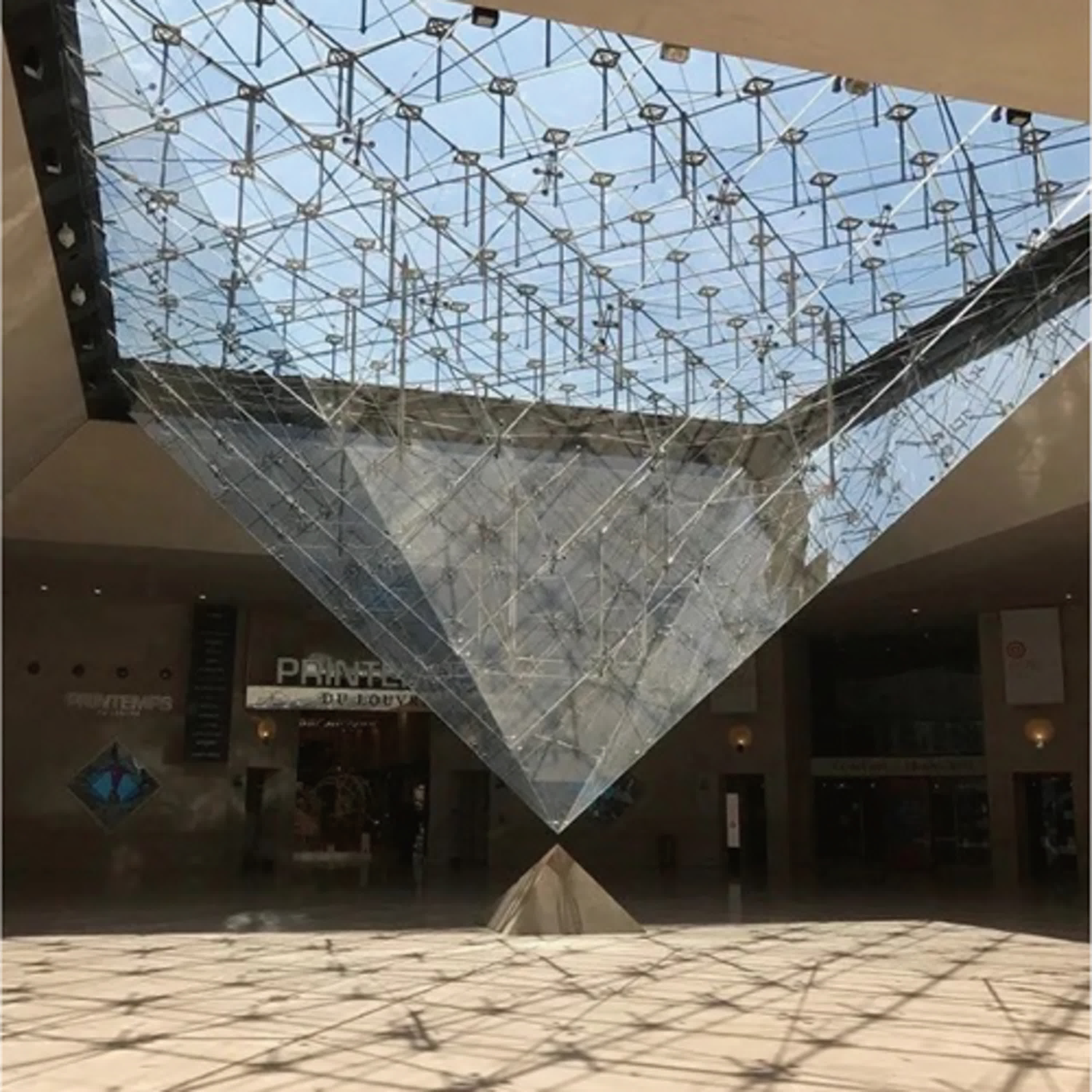 屬蛇的貝聿銘：羅浮宮玻璃金字塔 (四)