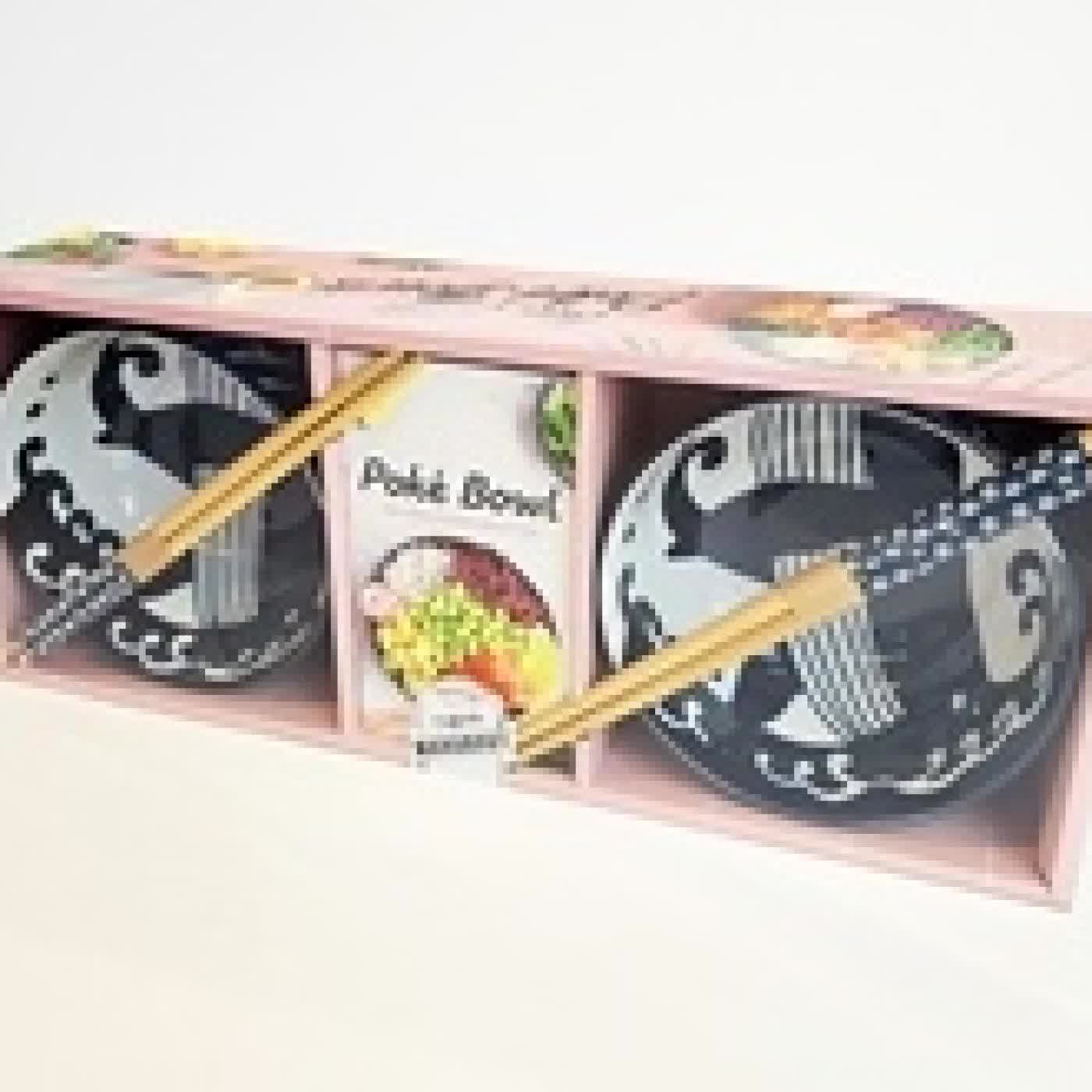 Lire en ligne : Mes petits Poké Bowls. Coffret avec 2 bols, 2 paires de baguettes et 1 livre